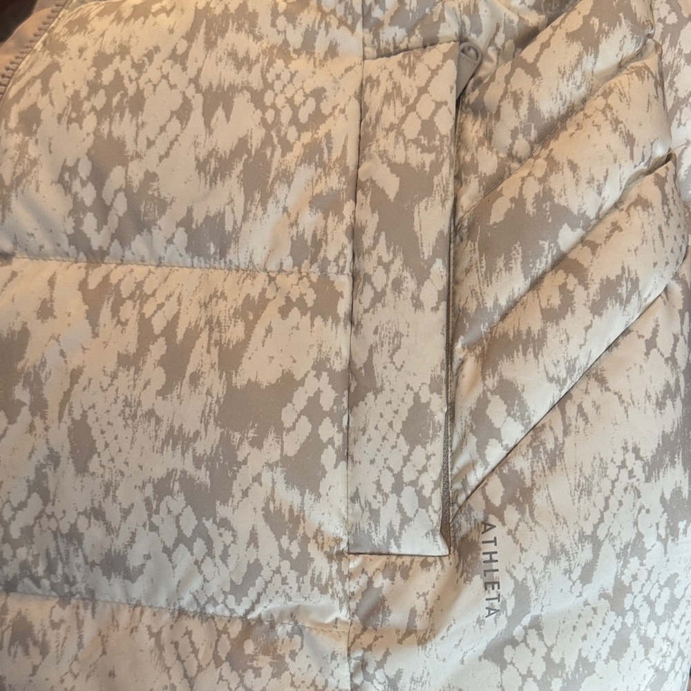 Athleta White Patterned Puffer Jacket - image 7